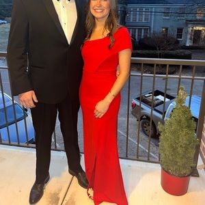 Red off the shoulder formal dress size 2/4